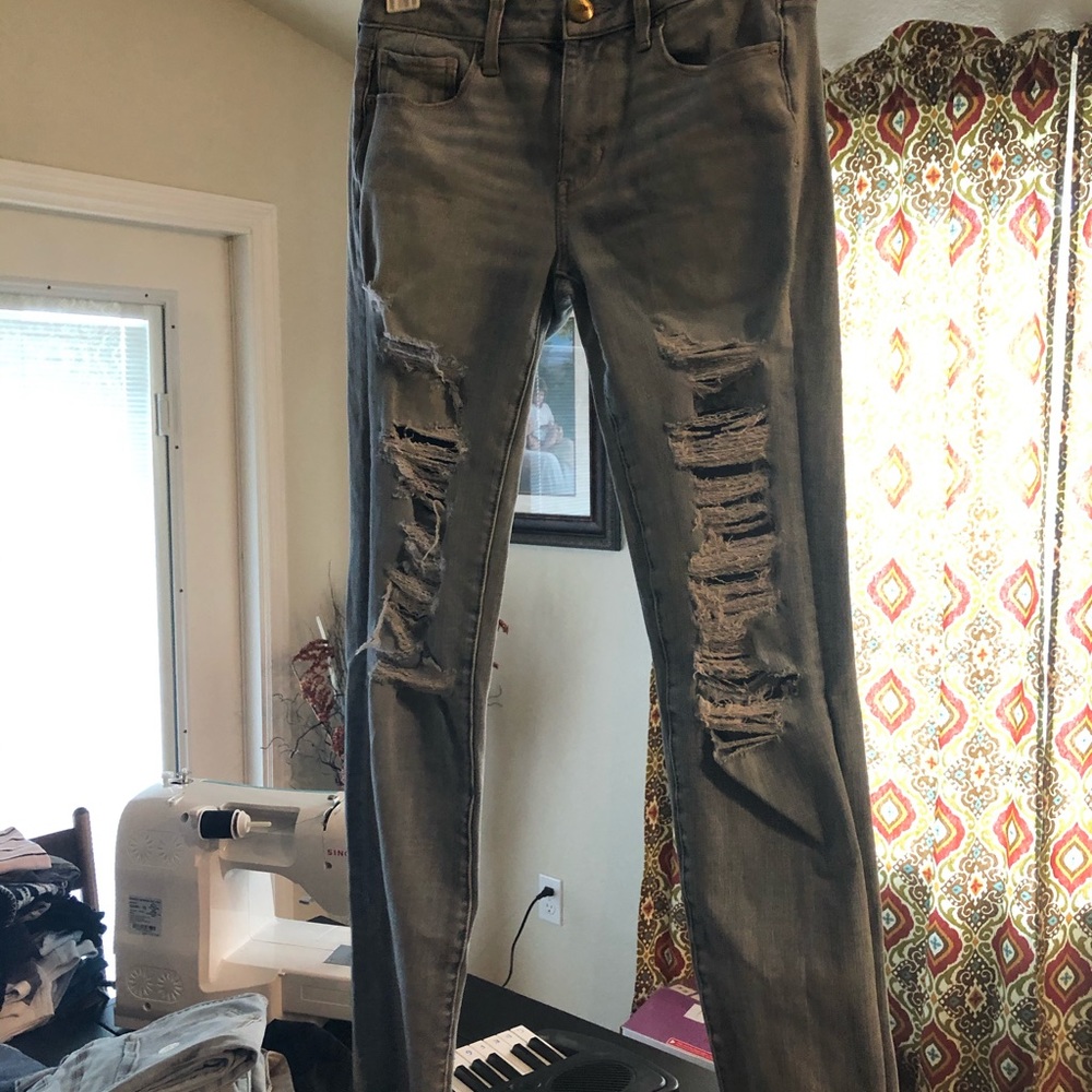 American eagle ripped skinny jeans